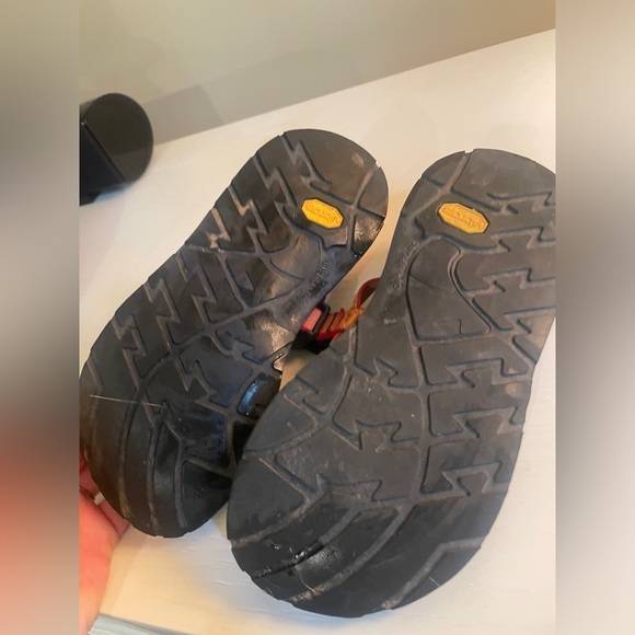 Barely used women’s Chaco sandals - Picture 5 of 5